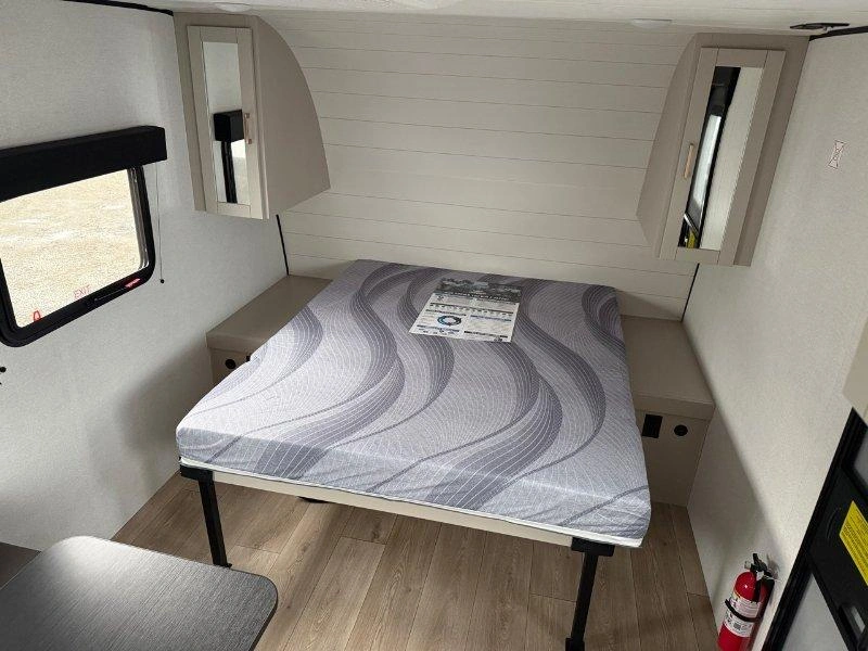 Jayco Jay Feather 17rbsl 2027