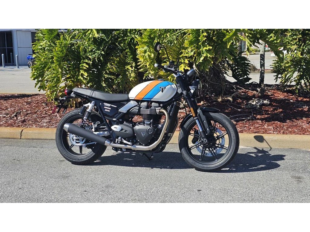 2026 Triumph Speed Twin 900 Pure White/maui Blue/tangerine Orange