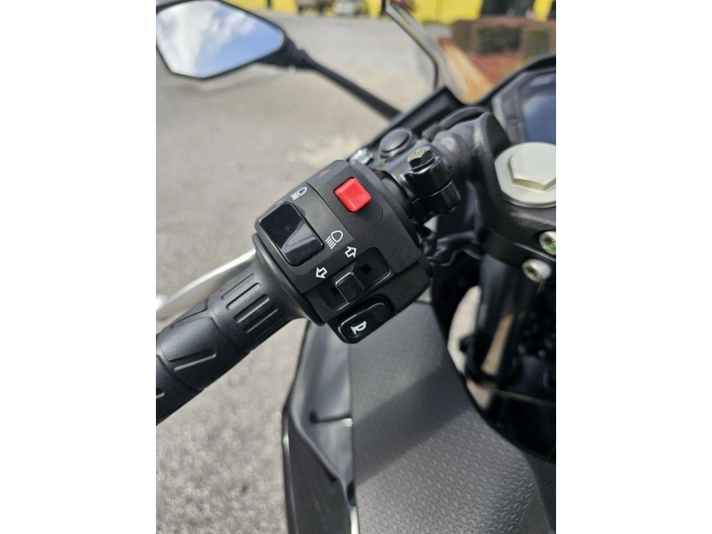 2026 Kawasaki Ninja® 500 Metallic Flat Spark Black