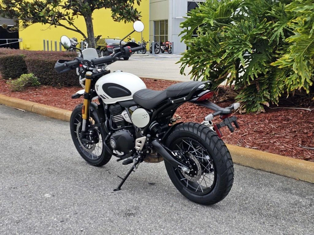 2026 Triumph Scrambler 400 Xc Vanilla White