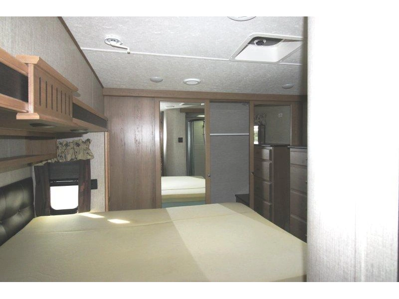 2015 Crossroads Cruiser 333rl