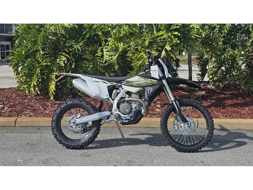 2026 Triumph Tf 450-e Jet Black/pure White