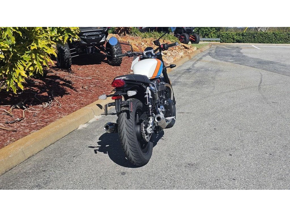2026 Triumph Speed Twin 900 Pure White/maui Blue/tangerine Orange