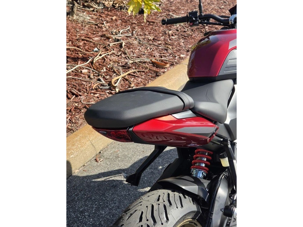 2026 Triumph Trident 800 Carnival Red