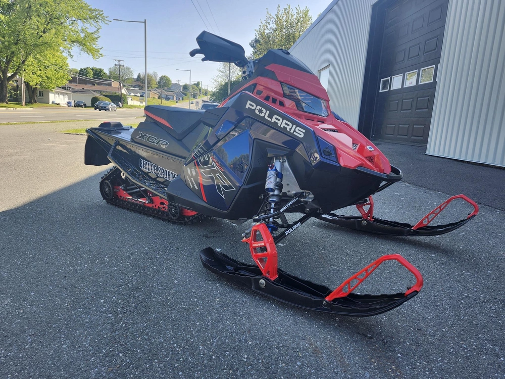 2025 Polaris Patriot 9r Indy Xcr 136 Motoneige Sentier Performance Agressive Haute Vitesse Sport 2 Temps Puissance Pilotage Sportif Damé Racing Impeccable Mxz X-rs Renegade Zr Sidewinder alt