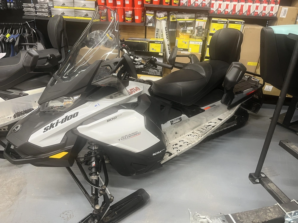 2021 Ski-doo Grand Touring Sport 900ace alt