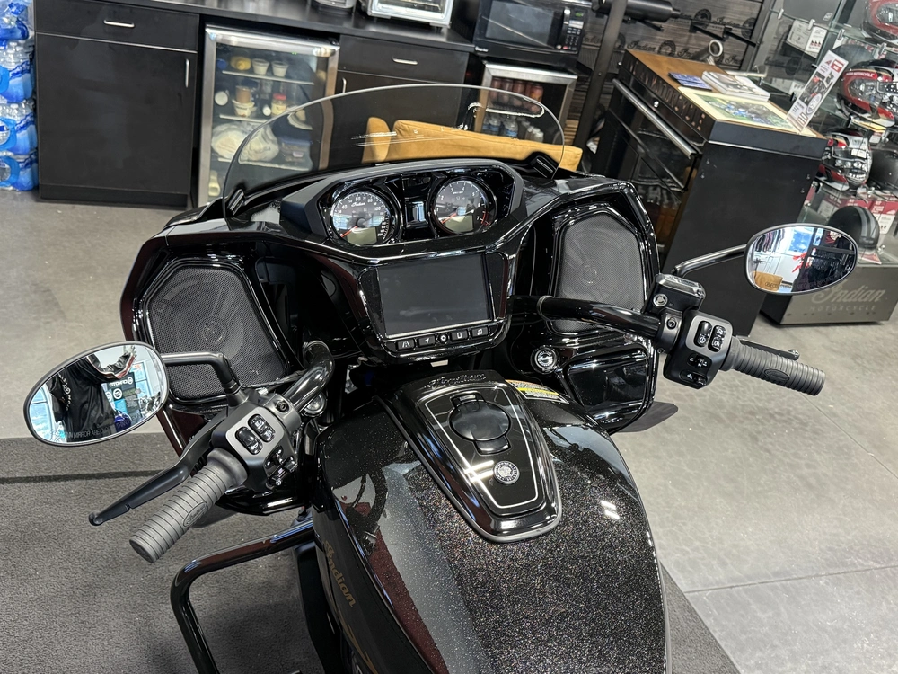 2026 Indian Motorcycle Challenger Dark Horse 112