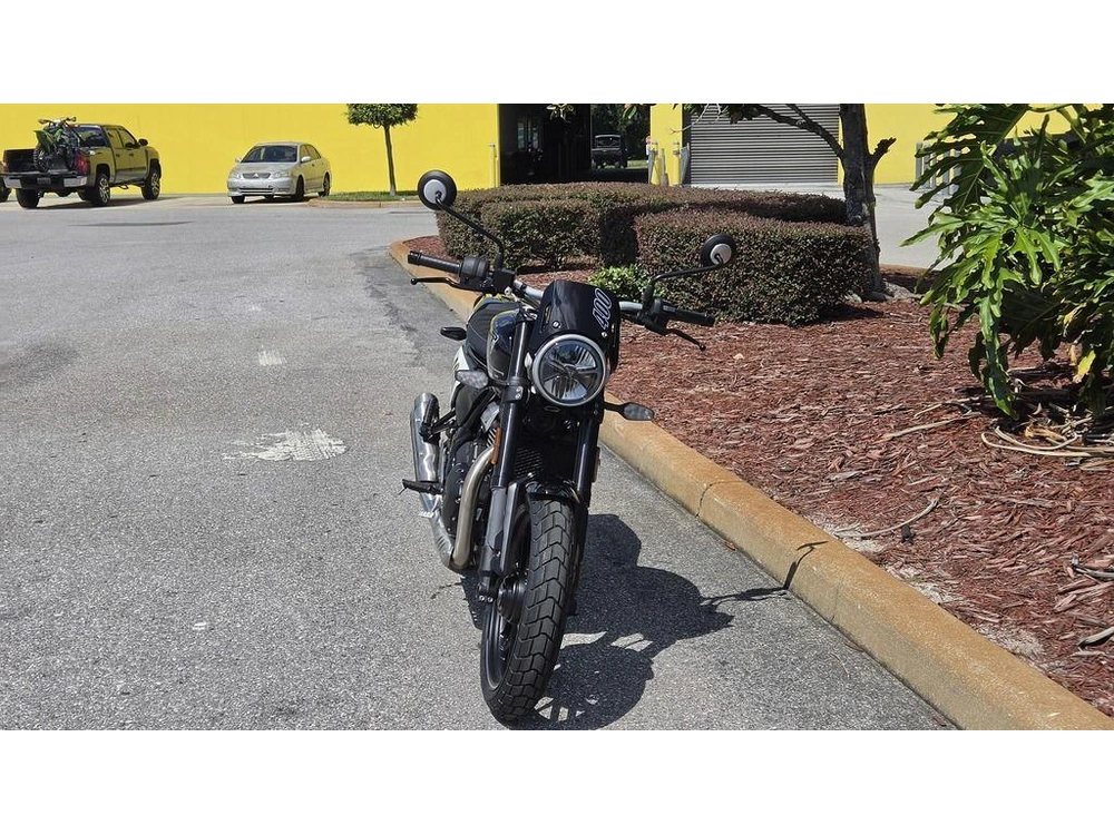 2026 Triumph Tracker 400 Phantom Black