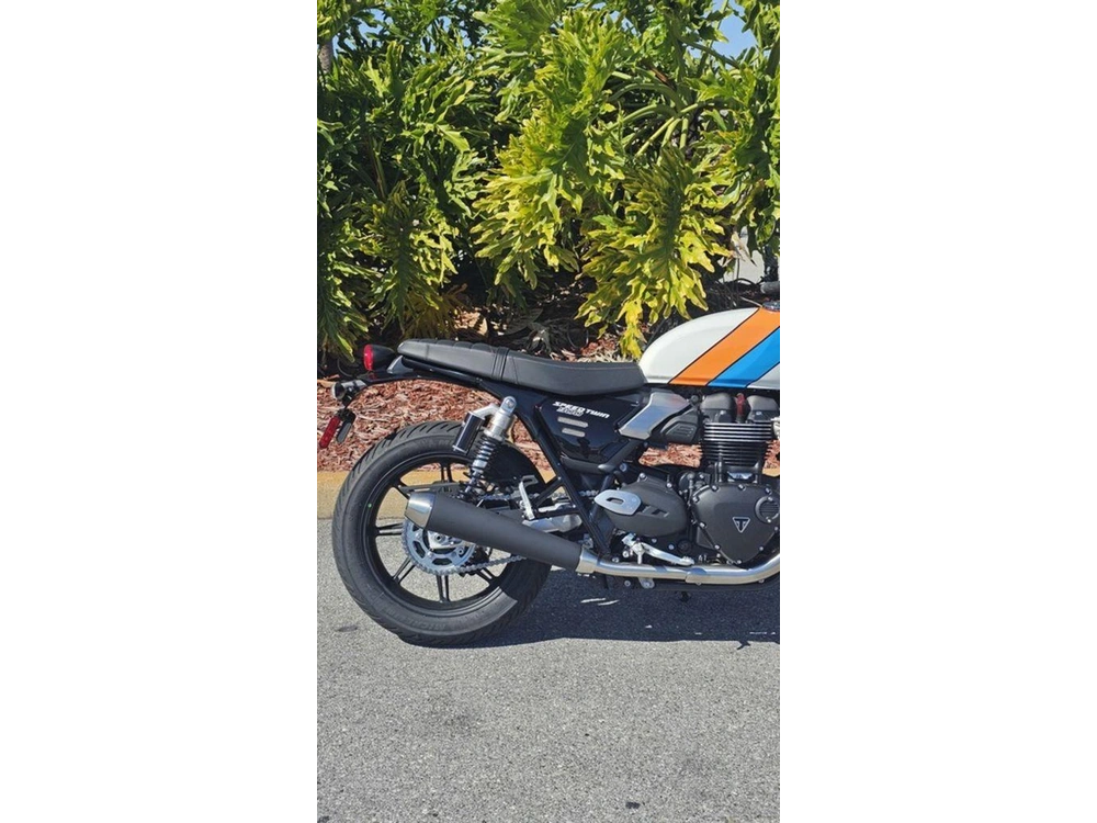 2026 Triumph Speed Twin 900 Pure White/maui Blue/tangerine Orange