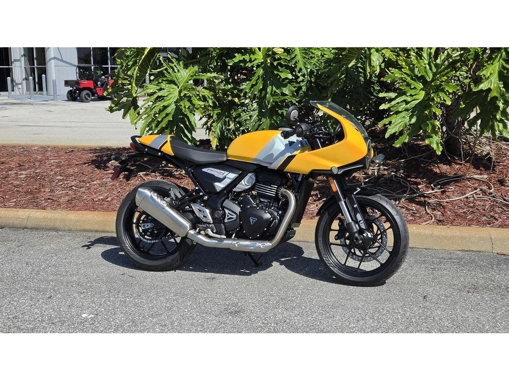 2026 Triumph Thruxton 400 Metallic Racing Yellow / Aluminium Silver