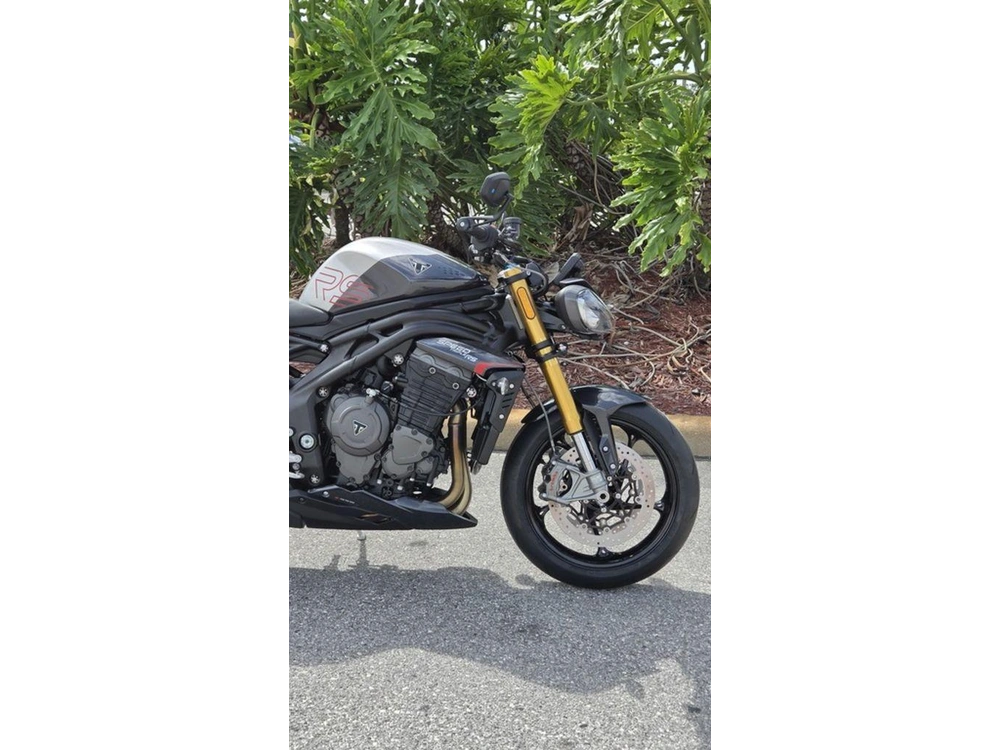 2026 Triumph Speed Triple 1200 Rs Granite/diablo Red