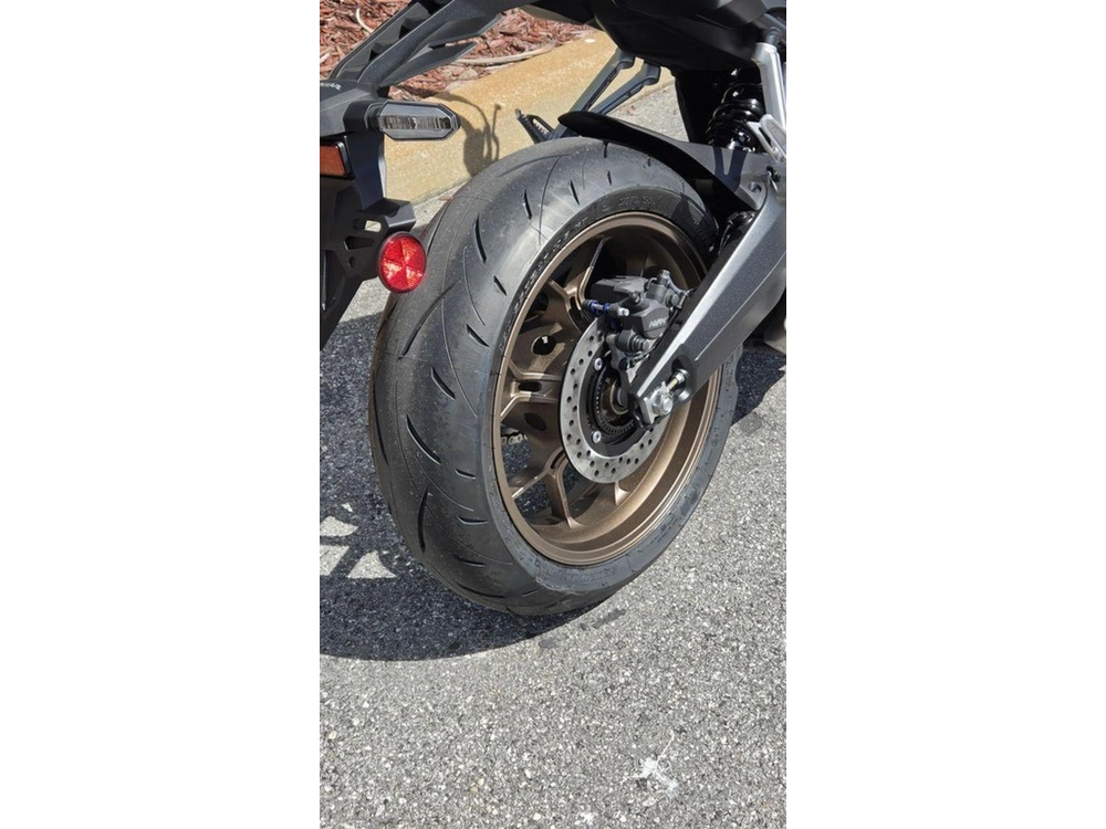 2026 Honda Cb650r E-clutch