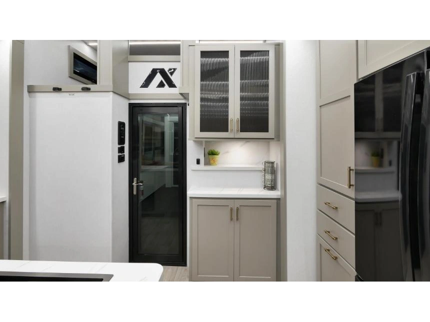 2027 Other Axiom Vendetta V4250sp
