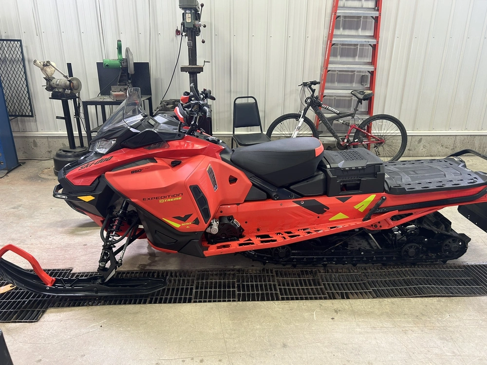 Ski-doo Expedition Xtreme 850 E-tec 2021 alt