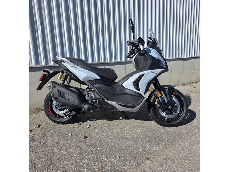 Aprilia SR GT 400 2027
