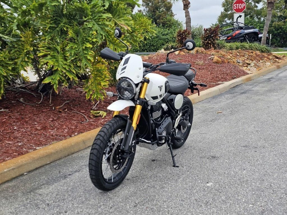 2026 Triumph Scrambler 400 Xc Vanilla White