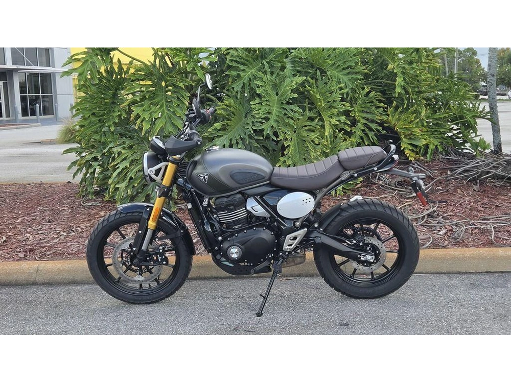 2027 Triumph Scrambler 400 X Matte Pewtergrey/matte Khaki Green
