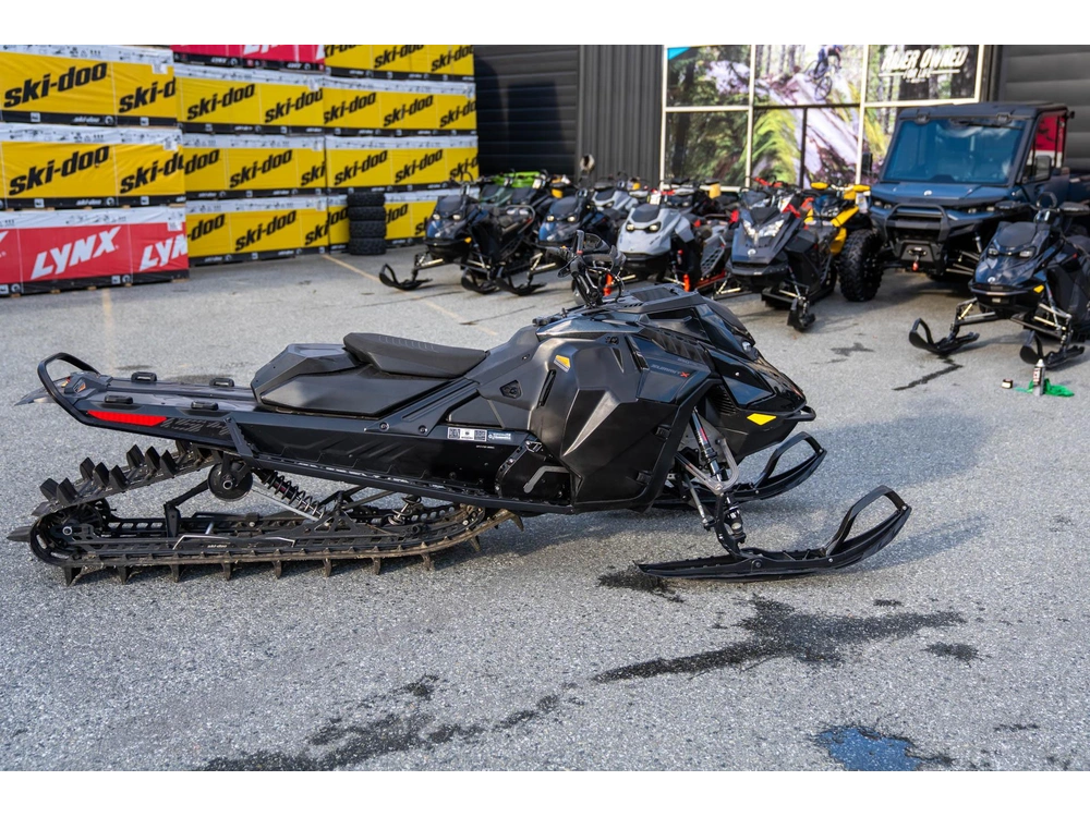 2026 Ski-doo Summit X 154 3" 850 Etec 10.25 Screen With Shot (black)