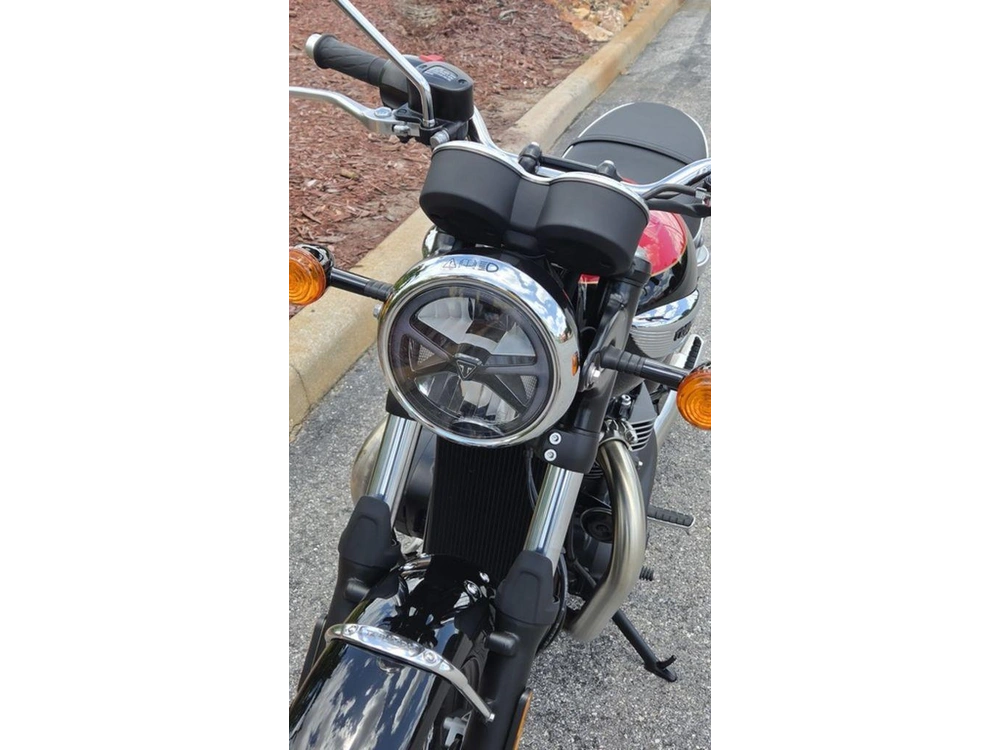 2026 Triumph Bonneville T100 Jet Black