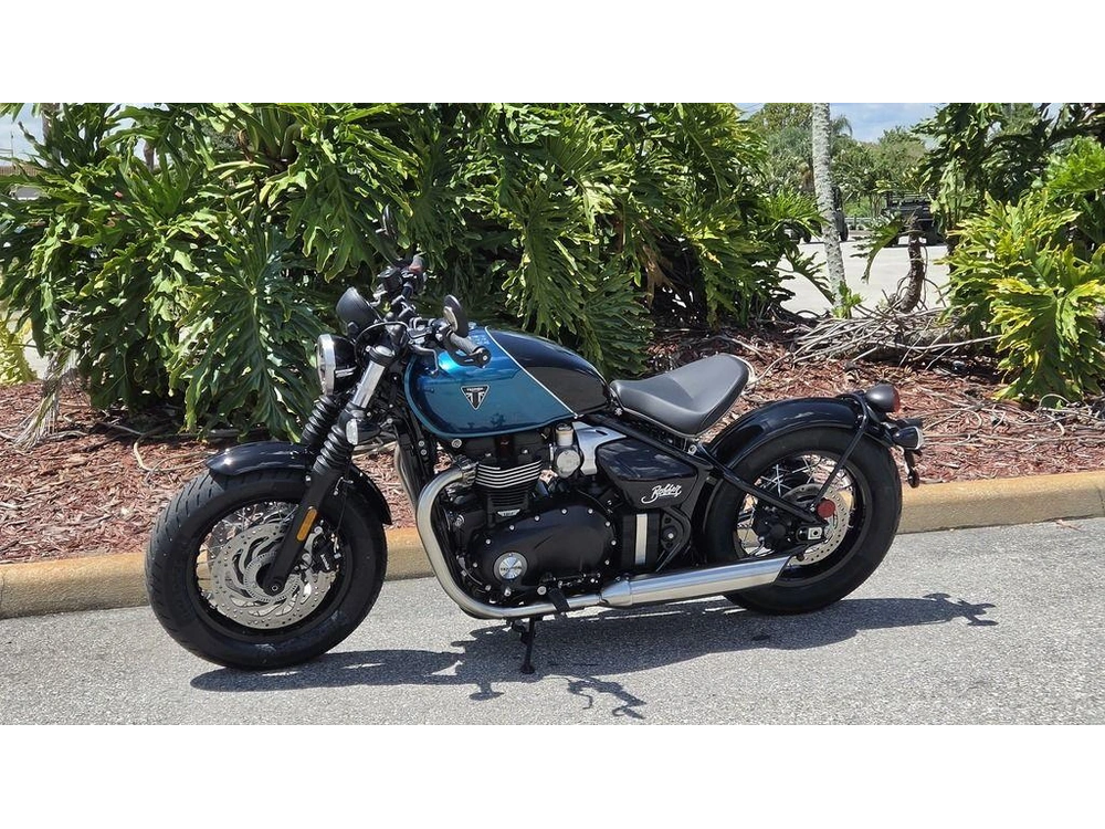 2026 Triumph Bonneville Bobber Interstellar Blue