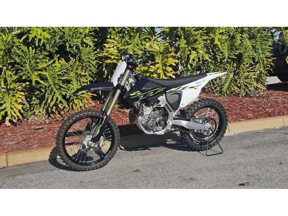 2026 Triumph Tf 450-x Jet Black/pure White
