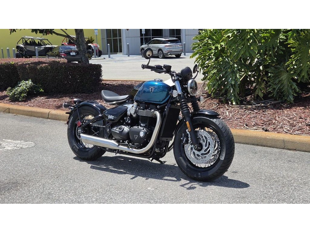 2026 Triumph Bonneville Bobber Interstellar Blue