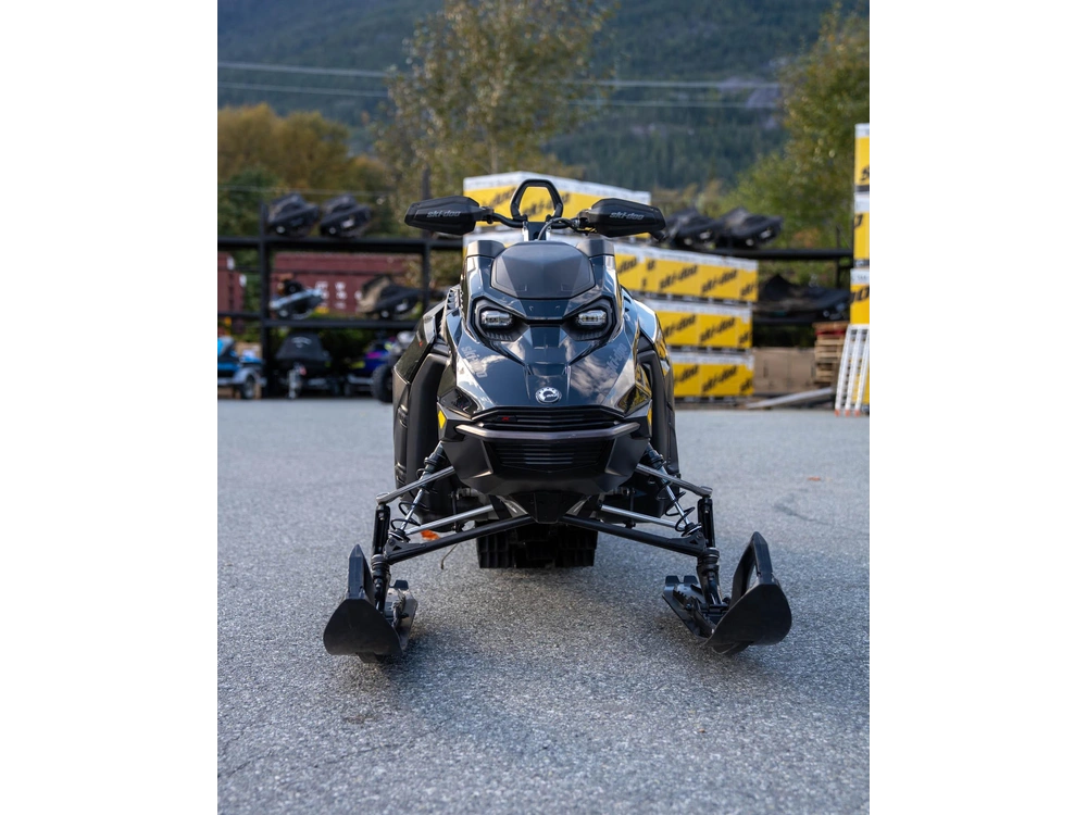 2026 Ski-doo Summit X 154 3" 850 Etec 10.25 Screen With Shot (black)