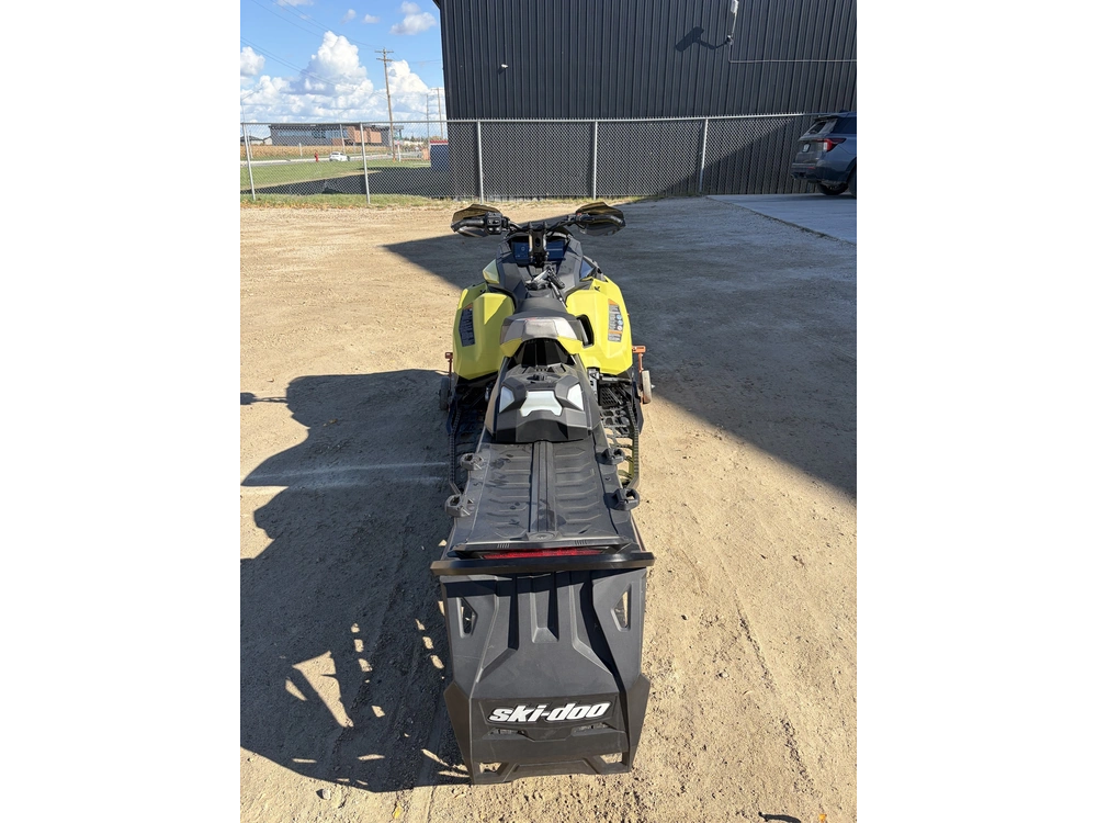 2025 Ski-doo Backcountry Xrs 146x2 850 Turbo 10.25" Touchscreen
