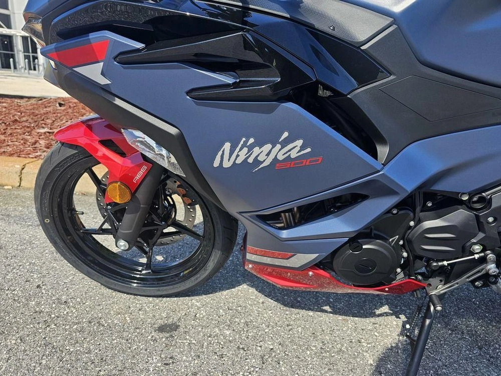2026 Kawasaki Ninja® 500 Abs Metallic Matte Twilight Blue