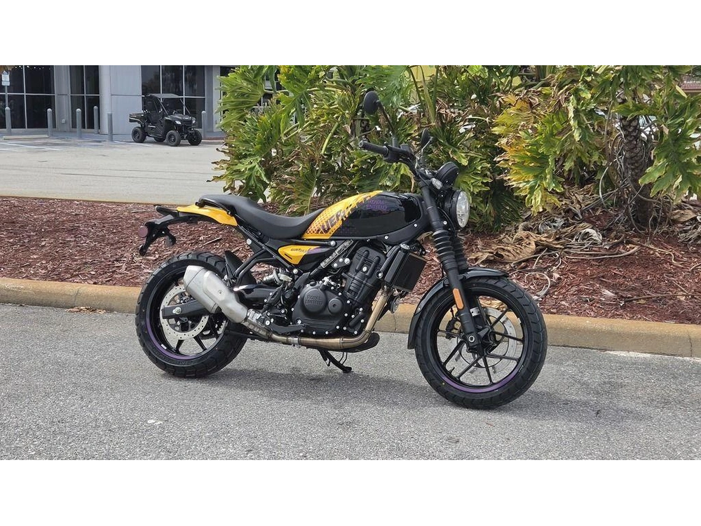 2026 Royal Enfield Guerrilla 450 Playa Black