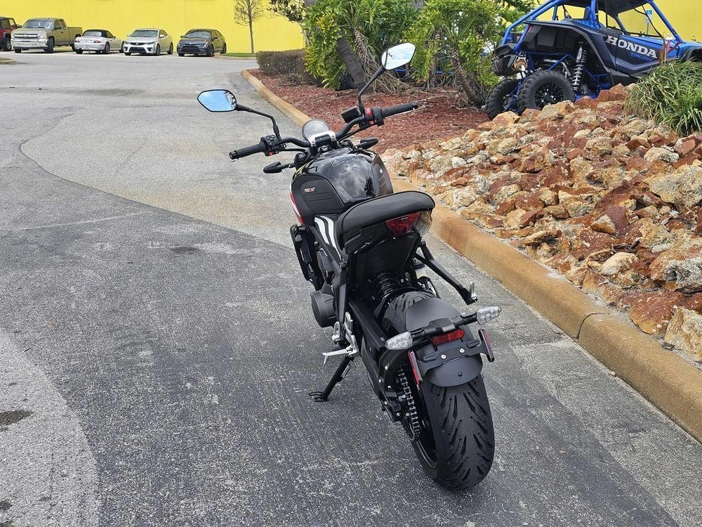 2025 Triumph Trident 660 Diablo Red/sapphire Black