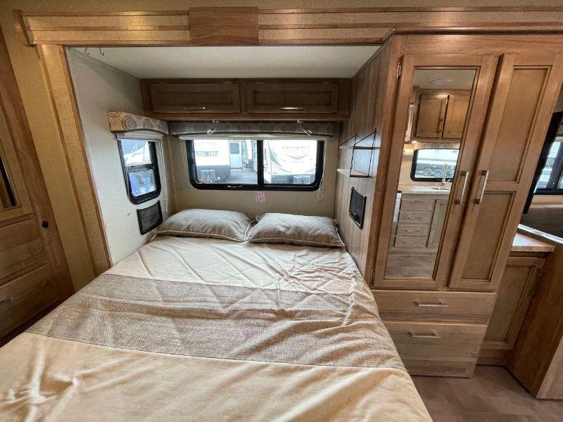 Entegra Odyssey 24b 2019