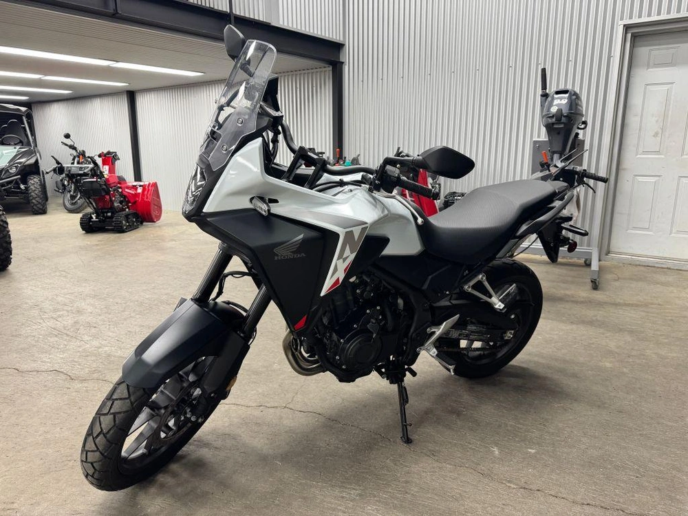 Honda Nx500 2024 alt