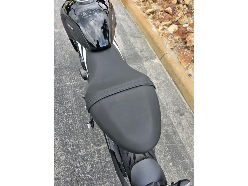 2025 Triumph Trident 660 Diablo Red/sapphire Black