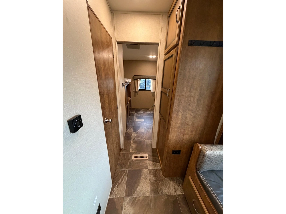 2017 Crossroads Rezerve 31bh alt
