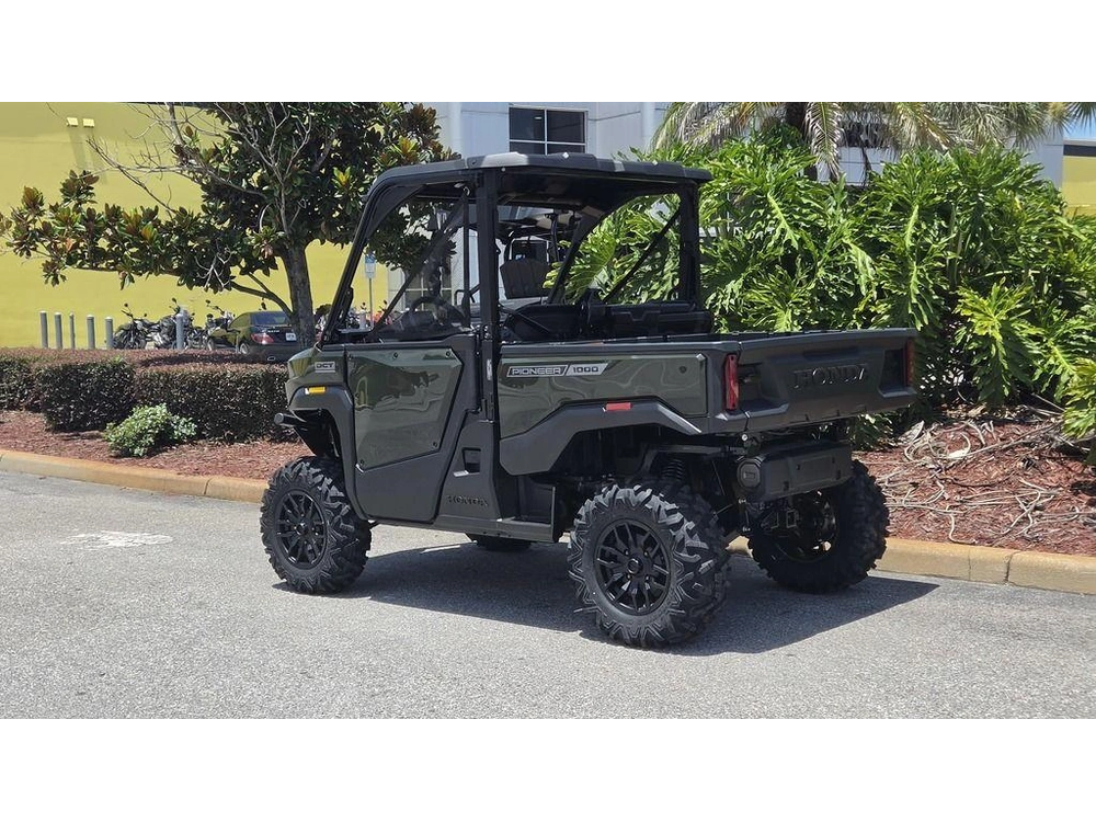 2026 Honda Pioneer 1000 Deluxe