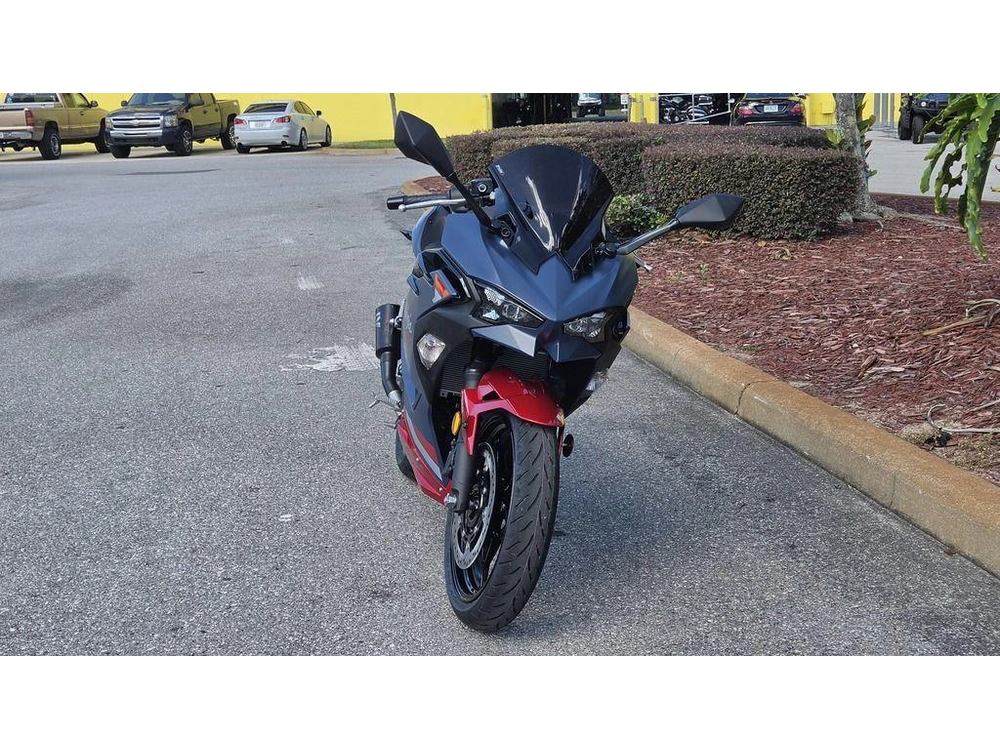 2026 Kawasaki Ninja® 500 Abs Metallic Matte Twilight Blue