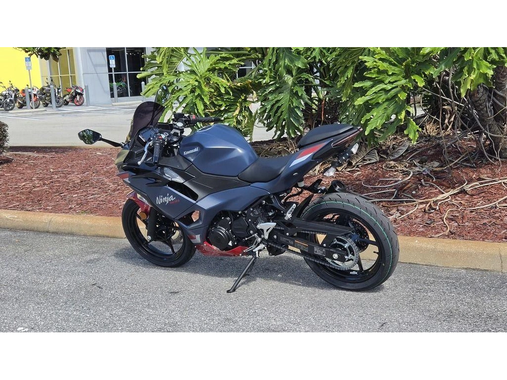 2026 Kawasaki Ninja® 500 Abs Metallic Matte Twilight Blue