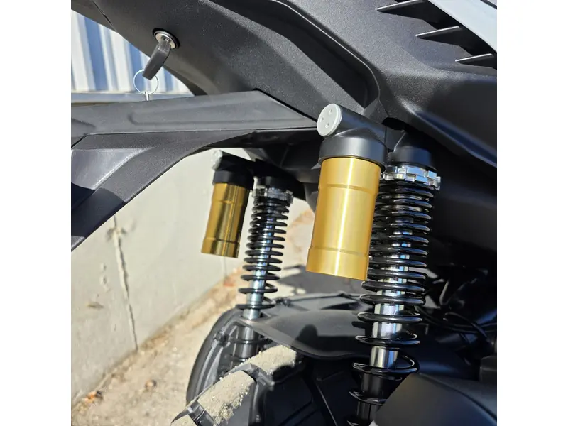 Aprilia SR GT 400 2027