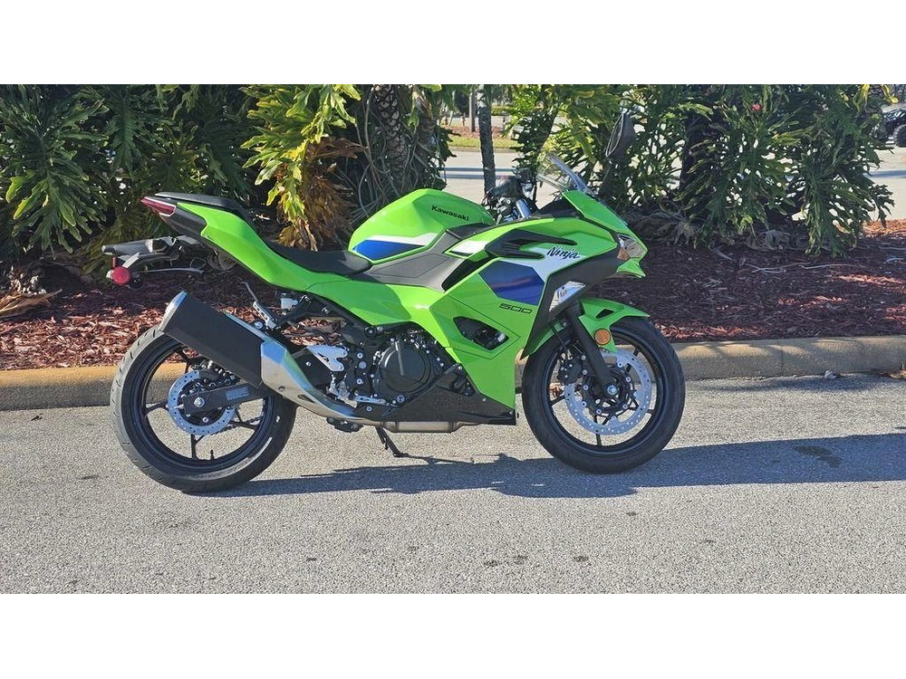 2026 Kawasaki Ninja® 500
