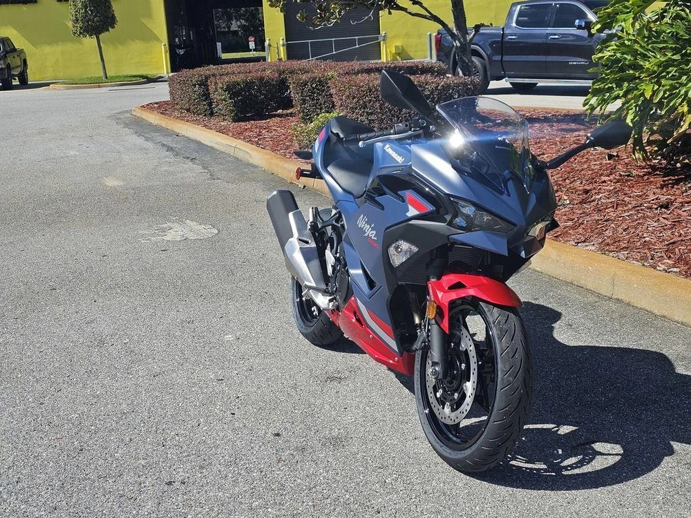 2026 Kawasaki Ninja® 500 Abs Metallic Matte Twilight Blue