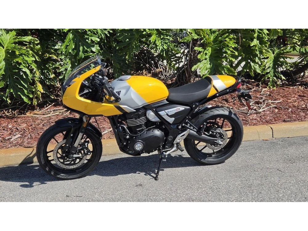 2026 Triumph Thruxton 400 Metallic Racing Yellow / Aluminium Silver