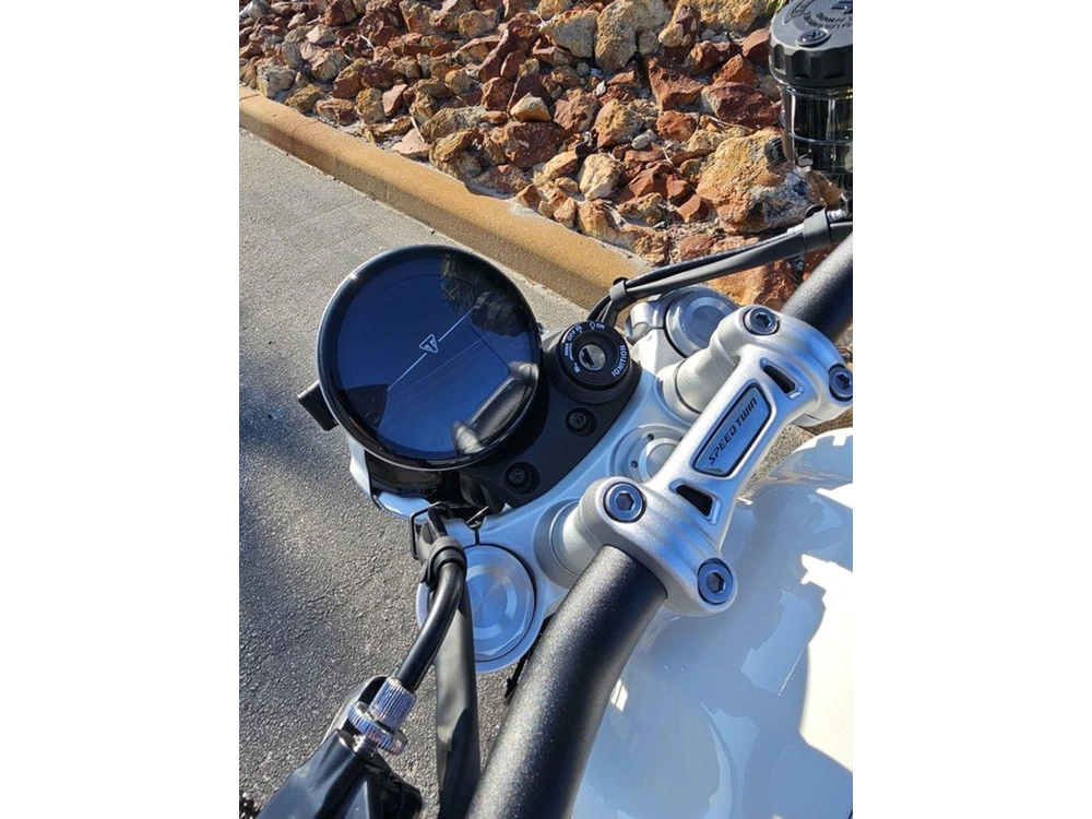 2025 Triumph Speed Twin 1200 Crystal White/sapphire Black
