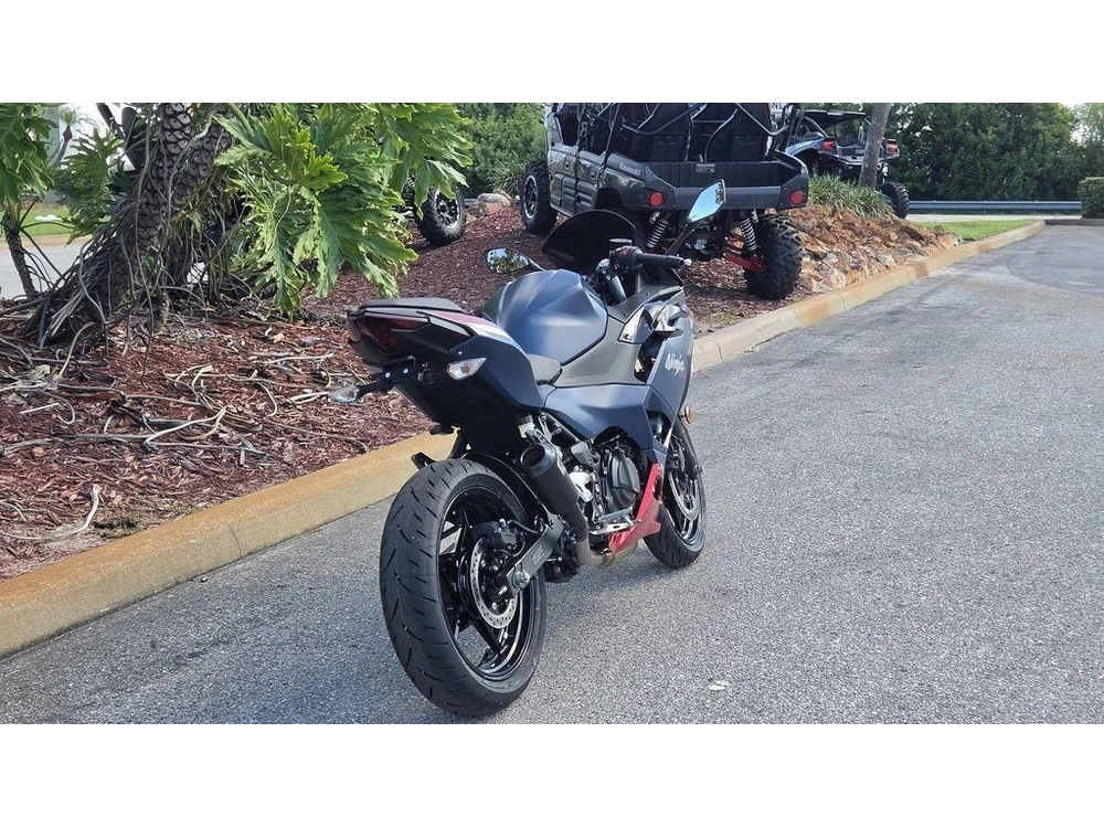 2026 Kawasaki Ninja® 500 Abs Metallic Matte Twilight Blue