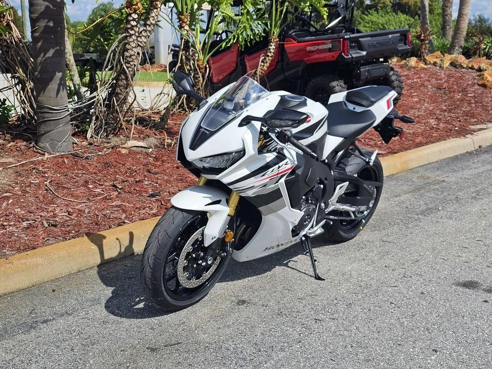 2027 Honda Cbr1000rr