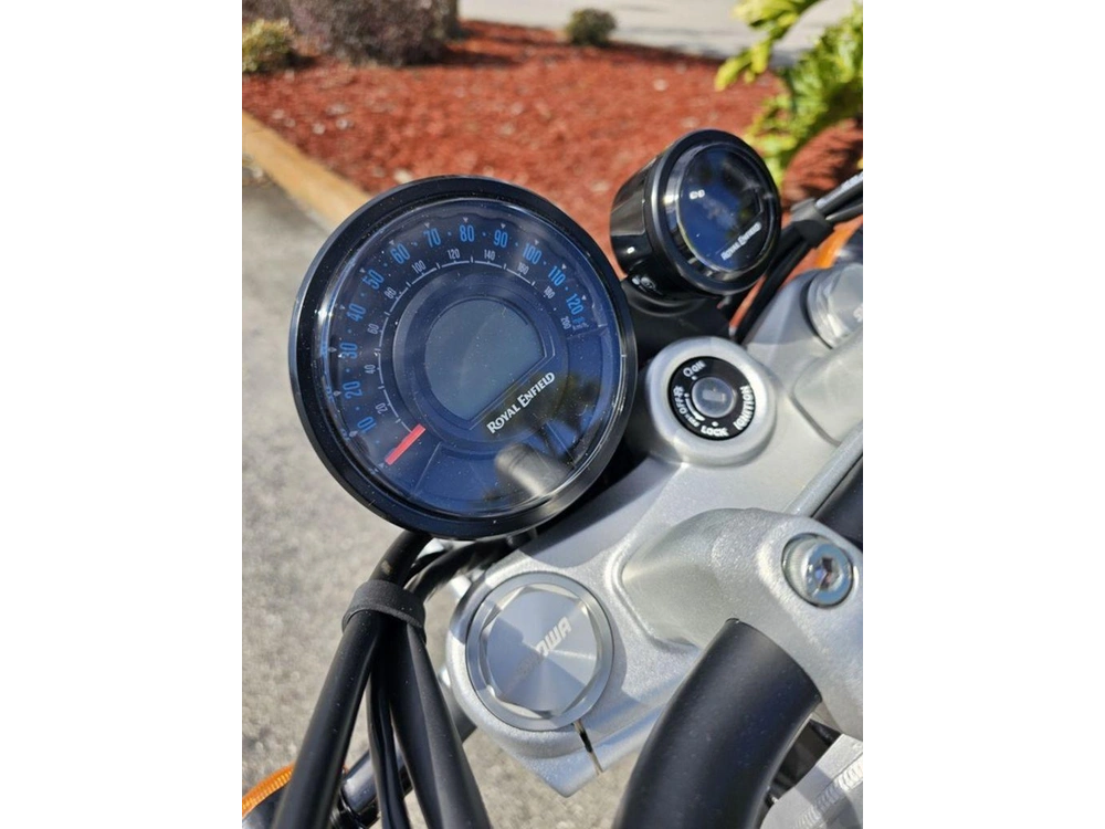 2024 Royal Enfield Super Meteor 650 Interstellar Grey