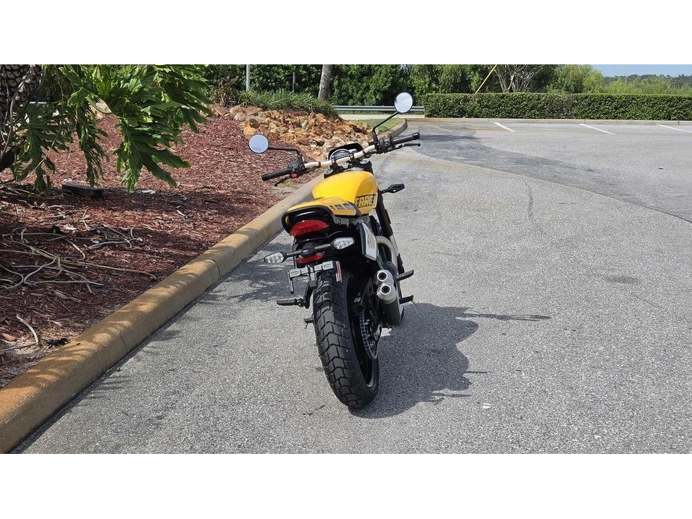 2026 Triumph Tracker 400 Racing Yellow