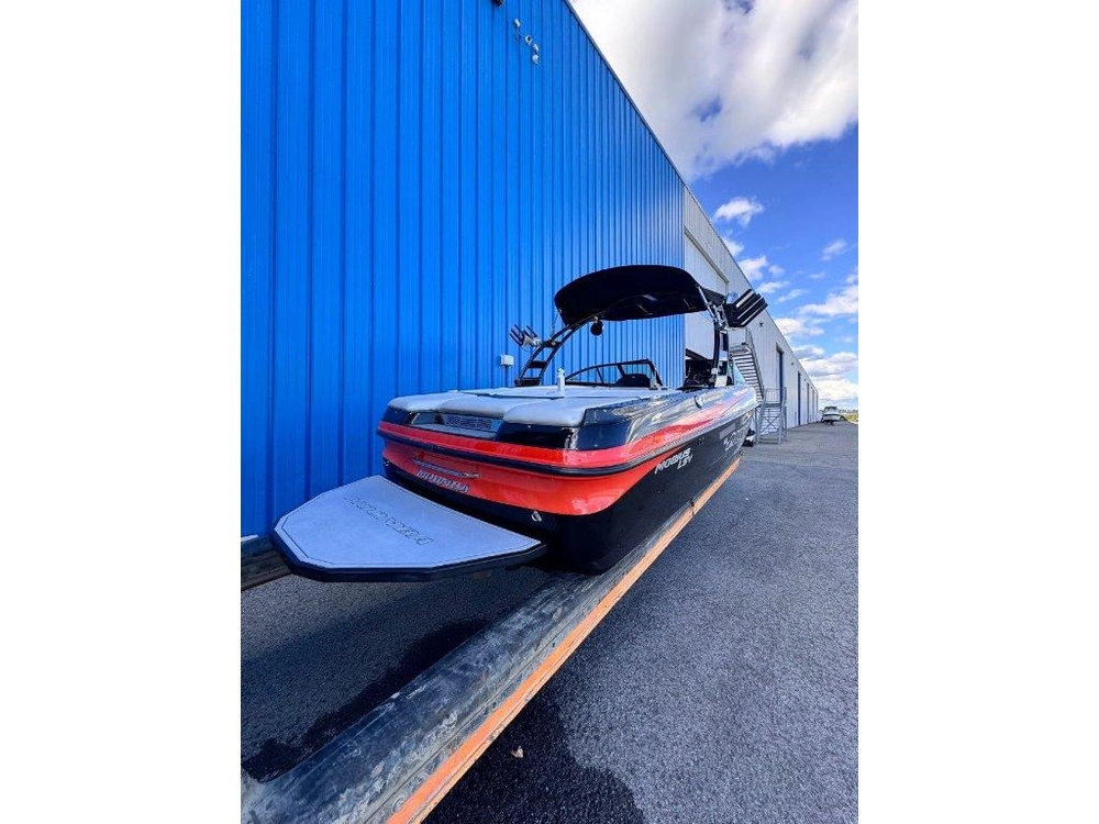 2013 Moomba Lsv