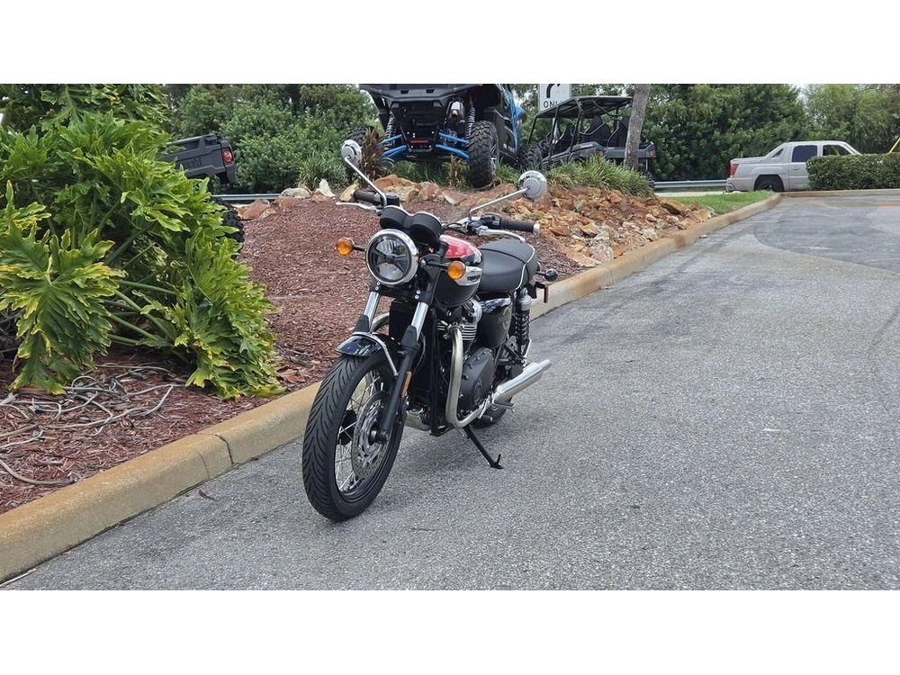 2026 Triumph Bonneville T100 Jet Black