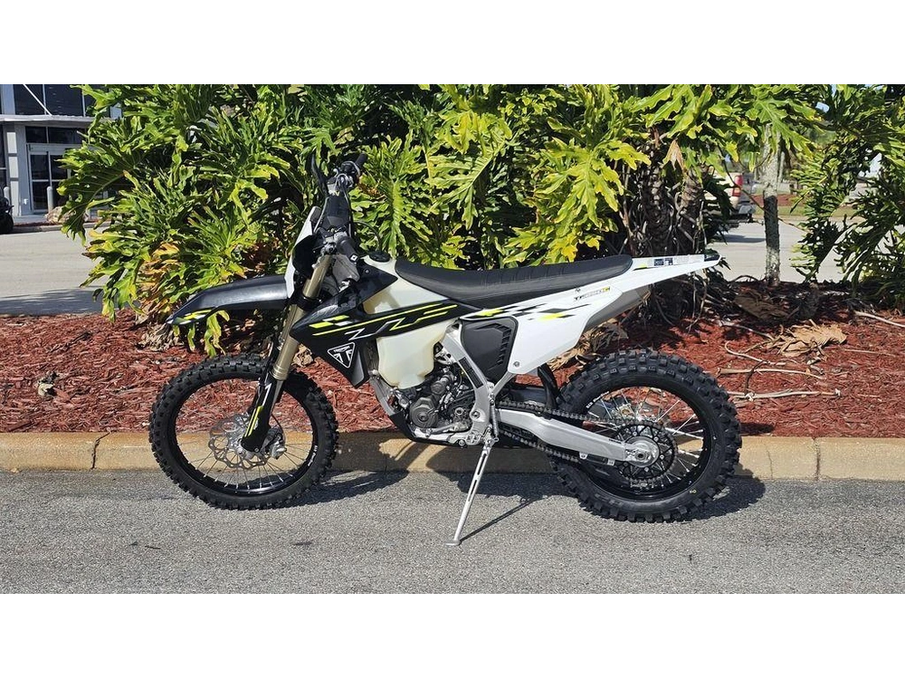 2026 Triumph Tf 250-c Jet Black/ Pure White